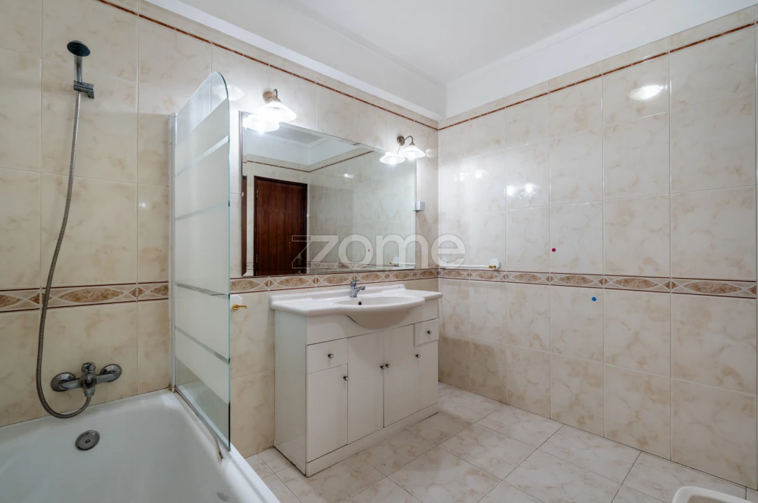 Apartamento T3 para Venda em Portimão Foto 25