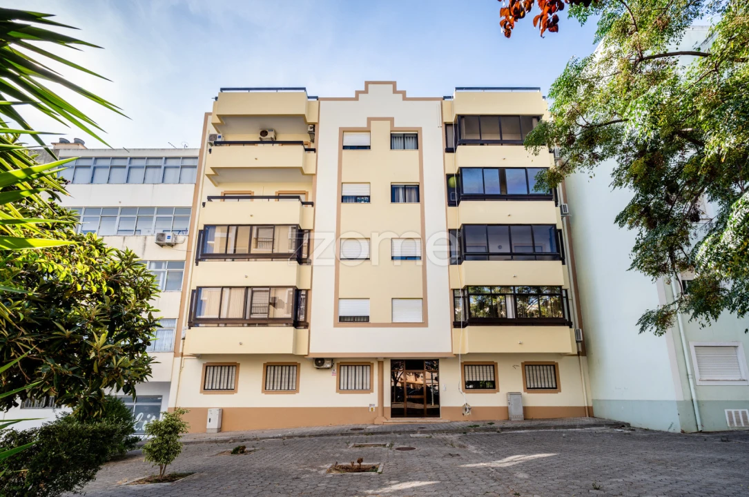 Apartamento T3 para Venda em Portimão Foto 1
