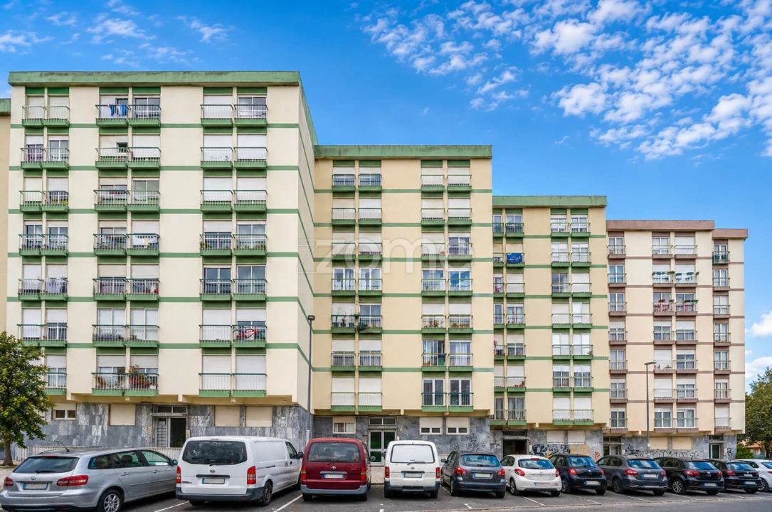 Apartamento T2 para Venda em Agualva e Mira-Sintra Foto 17