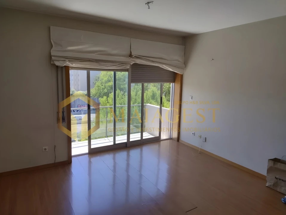 Apartamento T1 para Arrendamento em Paranhos Foto 1