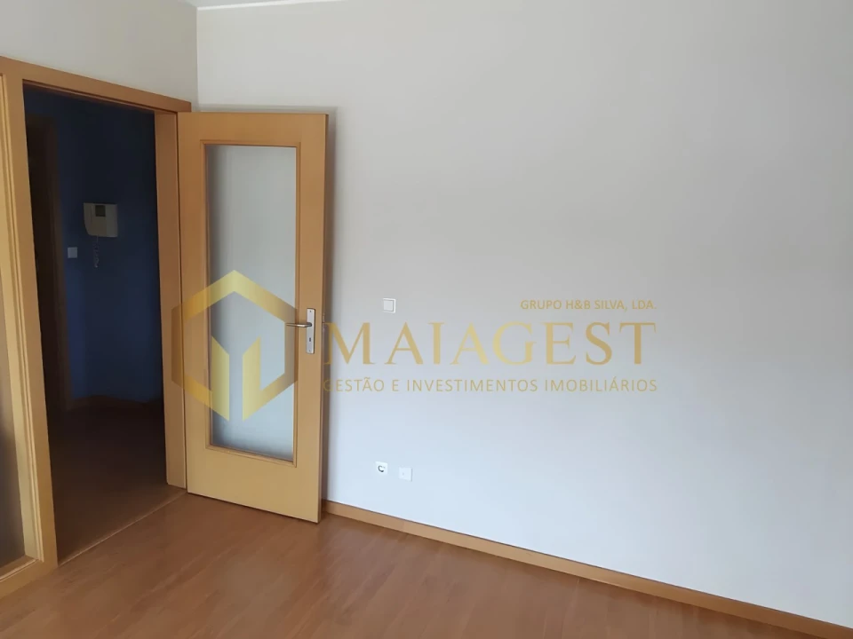 Apartamento T1 para Arrendamento em Paranhos Foto 3