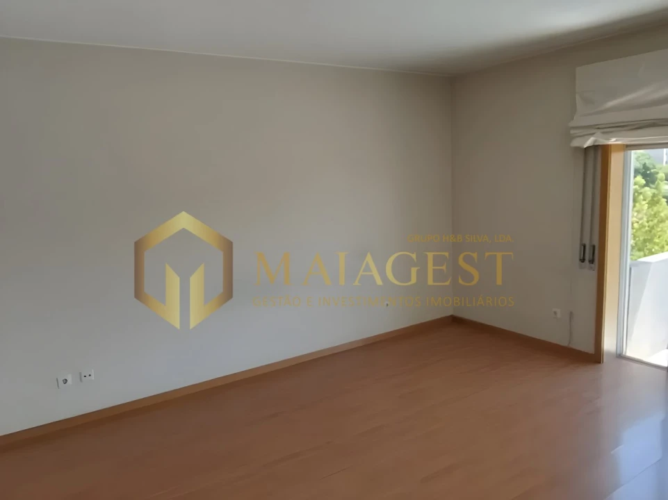 Apartamento T1 para Arrendamento em Paranhos Foto 4