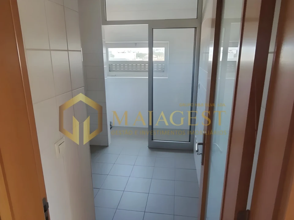 Apartamento T1 para Arrendamento em Paranhos Foto 6