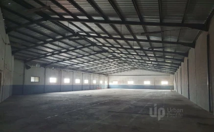 Armazém para Arrendamento em Juncal