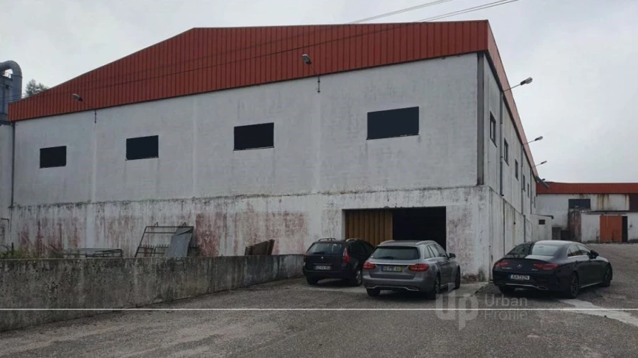 Armazém para Arrendamento em Juncal