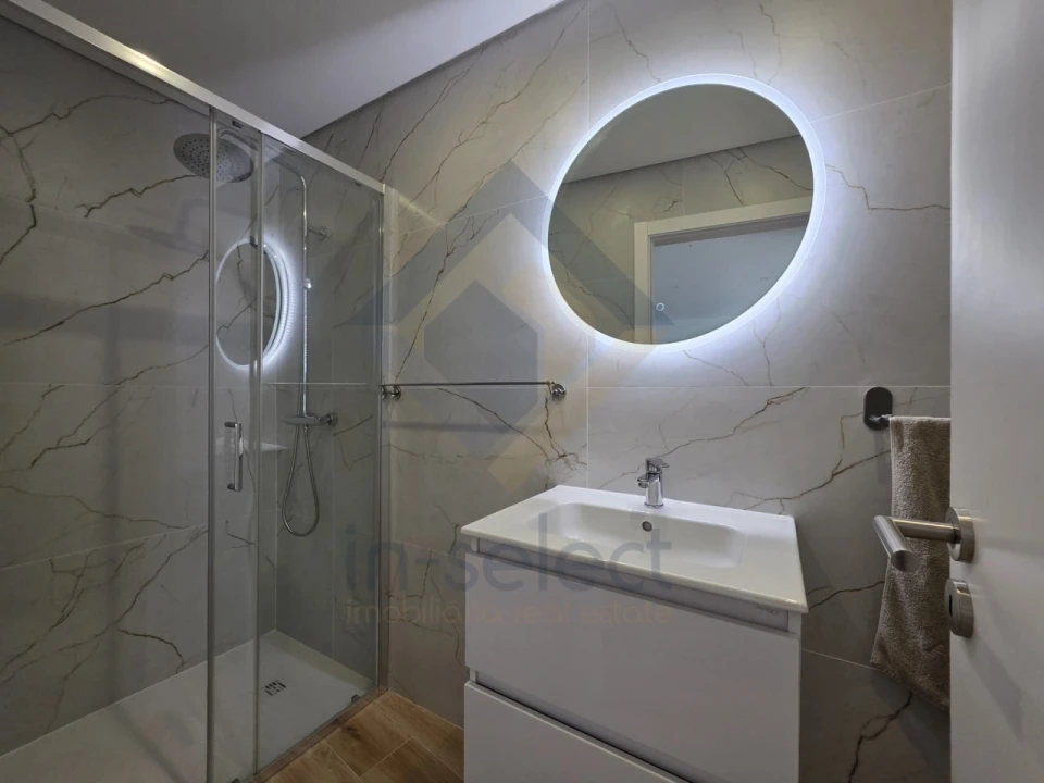 Apartamento T2 para Venda em Olhão Foto 10