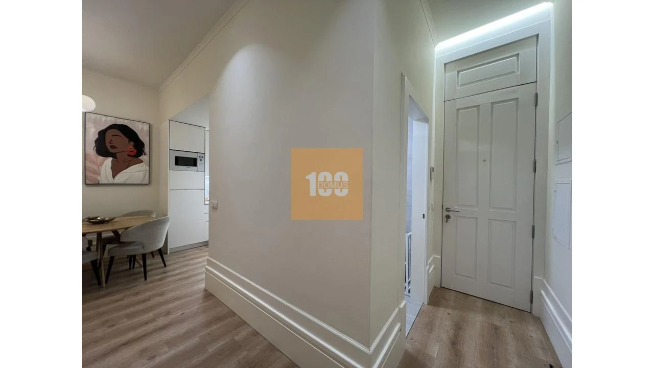 Apartamento T2 para Venda em Cedofeita, Santo Ildefonso, Sé, Miragaia, São Nicolau e Vitória Foto 2