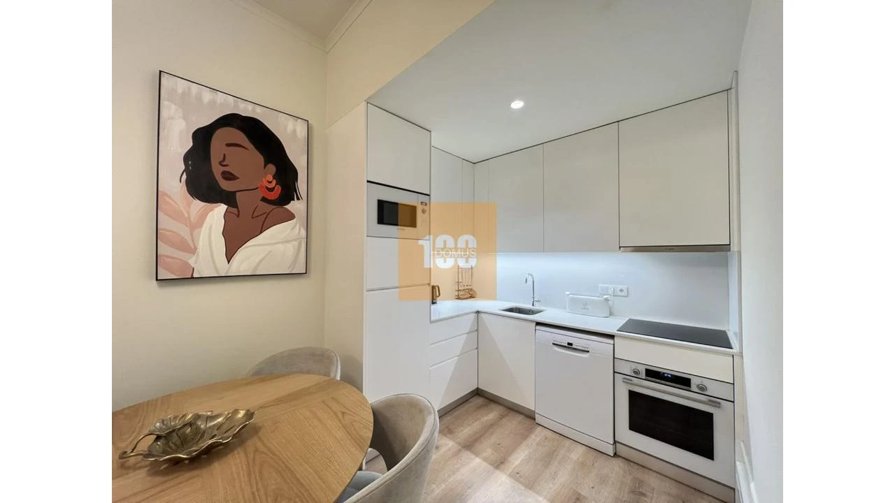 Apartamento T2 para Venda em Cedofeita, Santo Ildefonso, Sé, Miragaia, São Nicolau e Vitória Foto 7