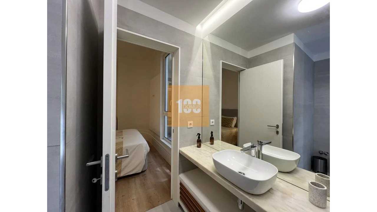 Apartamento T2 para Venda em Cedofeita, Santo Ildefonso, Sé, Miragaia, São Nicolau e Vitória Foto 22