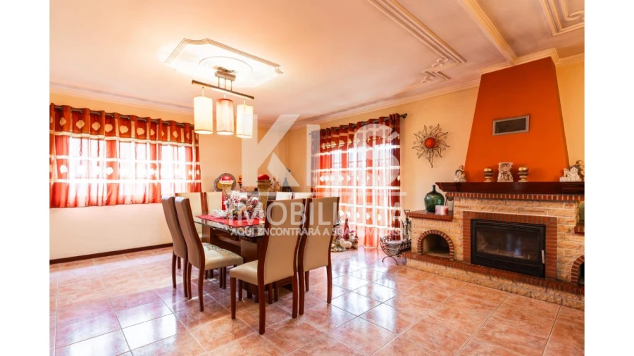 Moradia T5 para Venda em Marinha das Ondas Foto 17