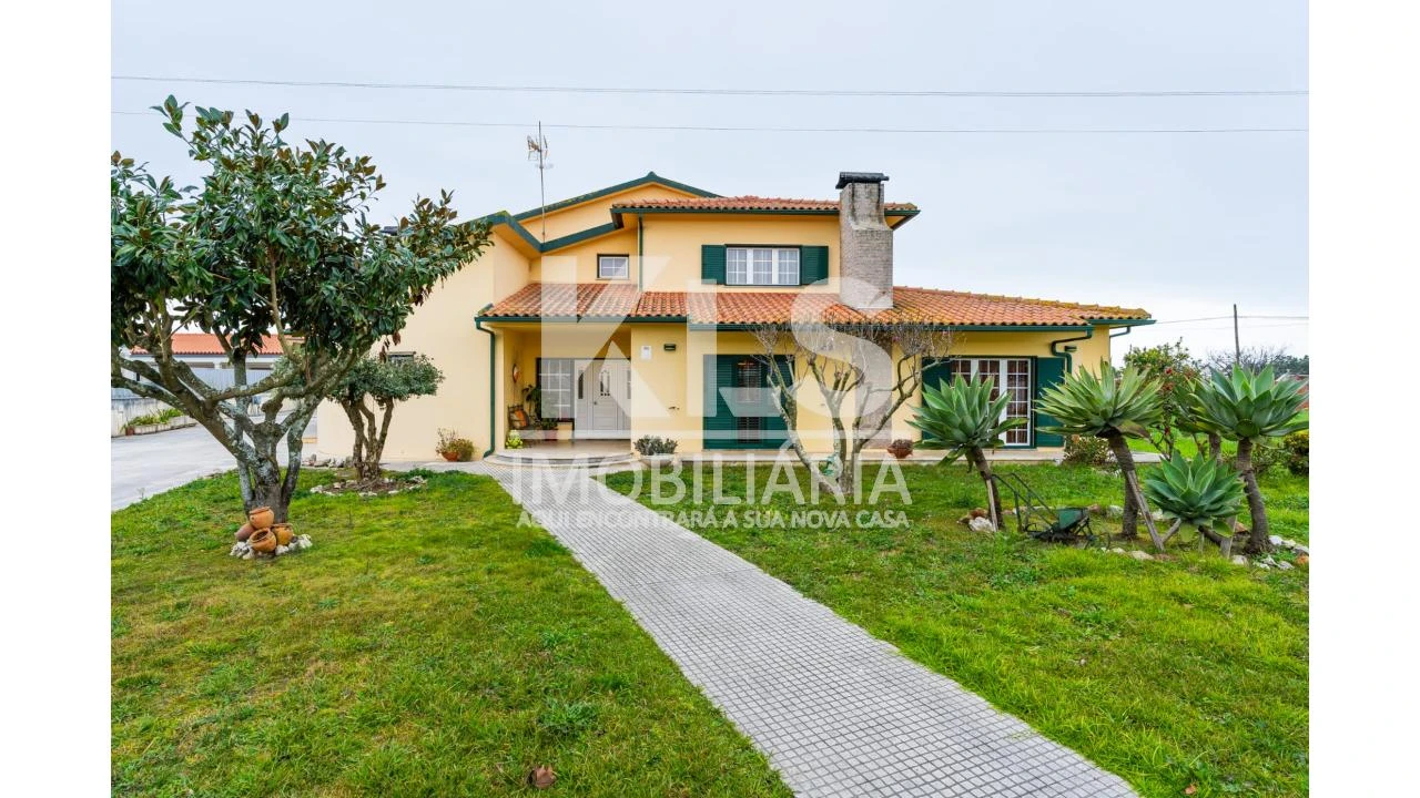 Moradia T5 para Venda em Marinha das Ondas Foto 2