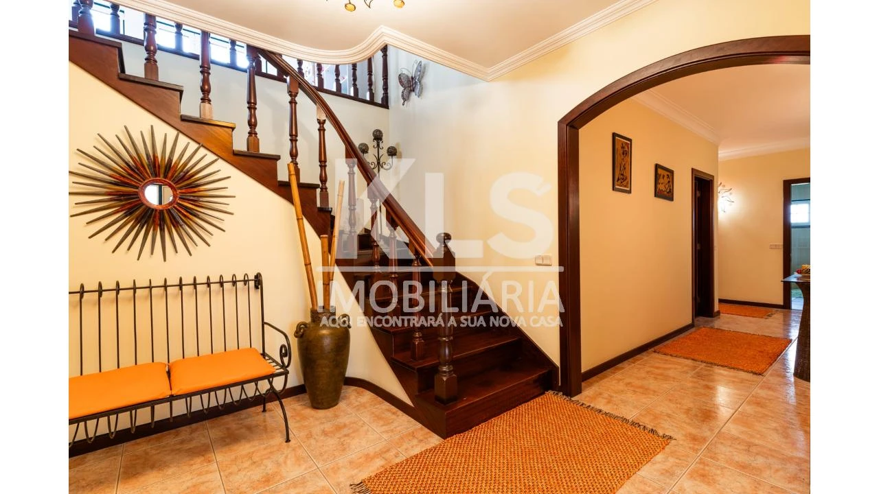 Moradia T5 para Venda em Marinha das Ondas Foto 12