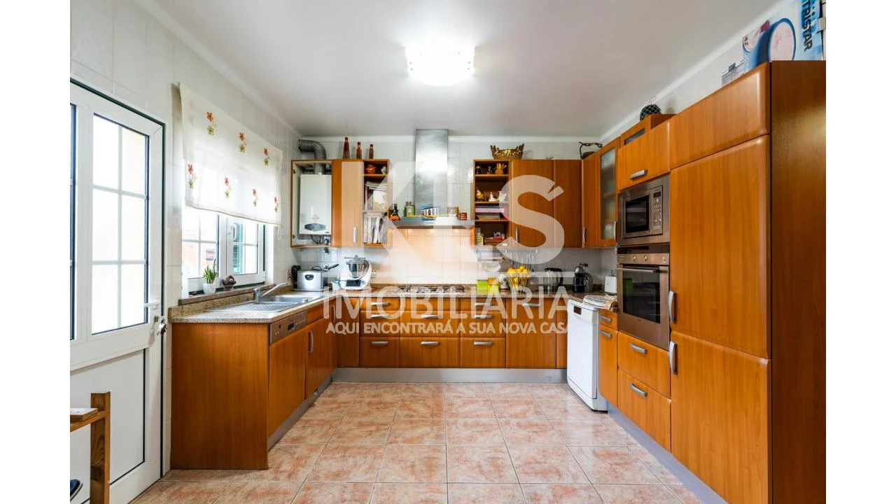 Moradia T5 para Venda em Marinha das Ondas Foto 15
