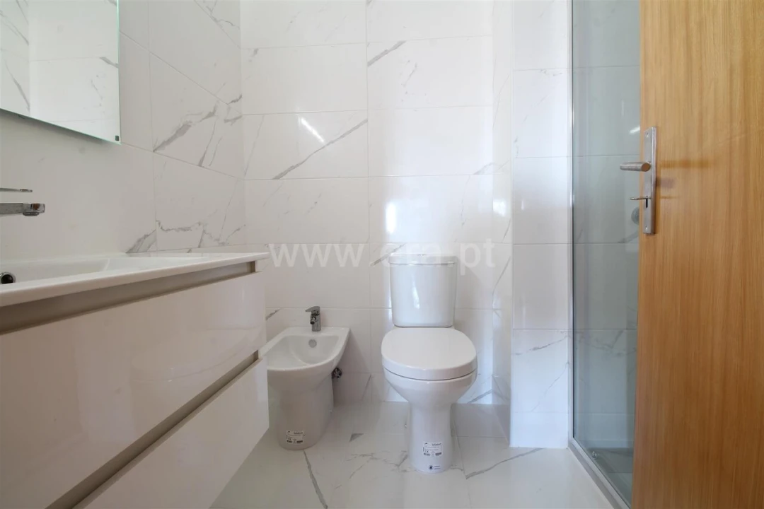 Apartamento T3 para Venda em Vilar de Andorinho Foto 4