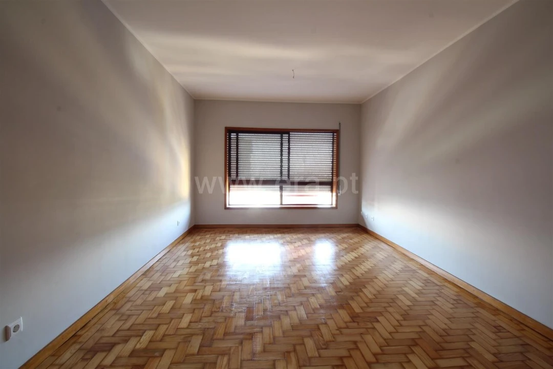 Apartamento T3 para Venda em Vilar de Andorinho Foto 5