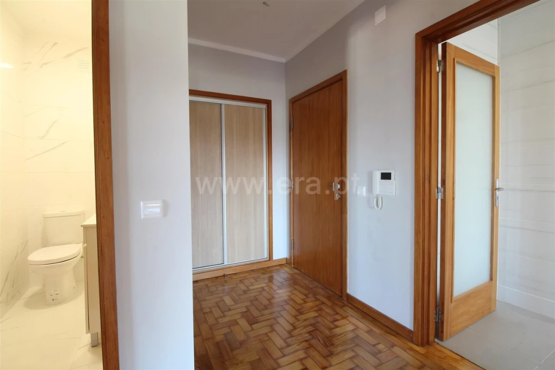 Apartamento T3 para Venda em Vilar de Andorinho Foto 12