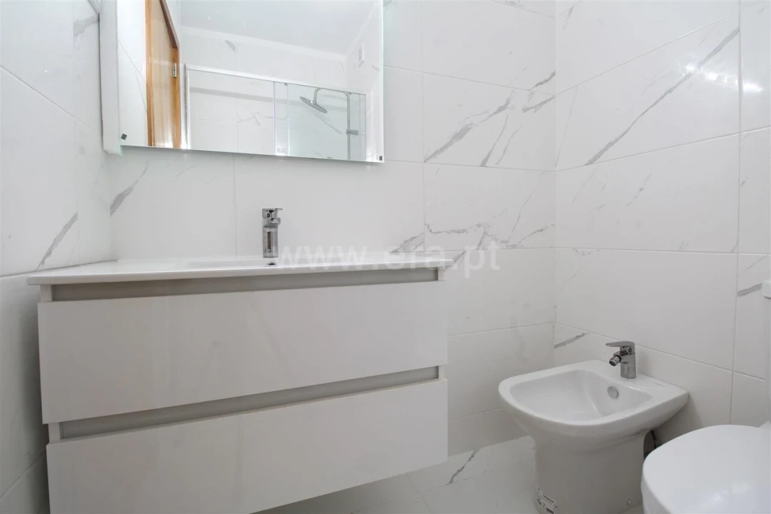 Apartamento T3 para Venda em Vilar de Andorinho Foto 18