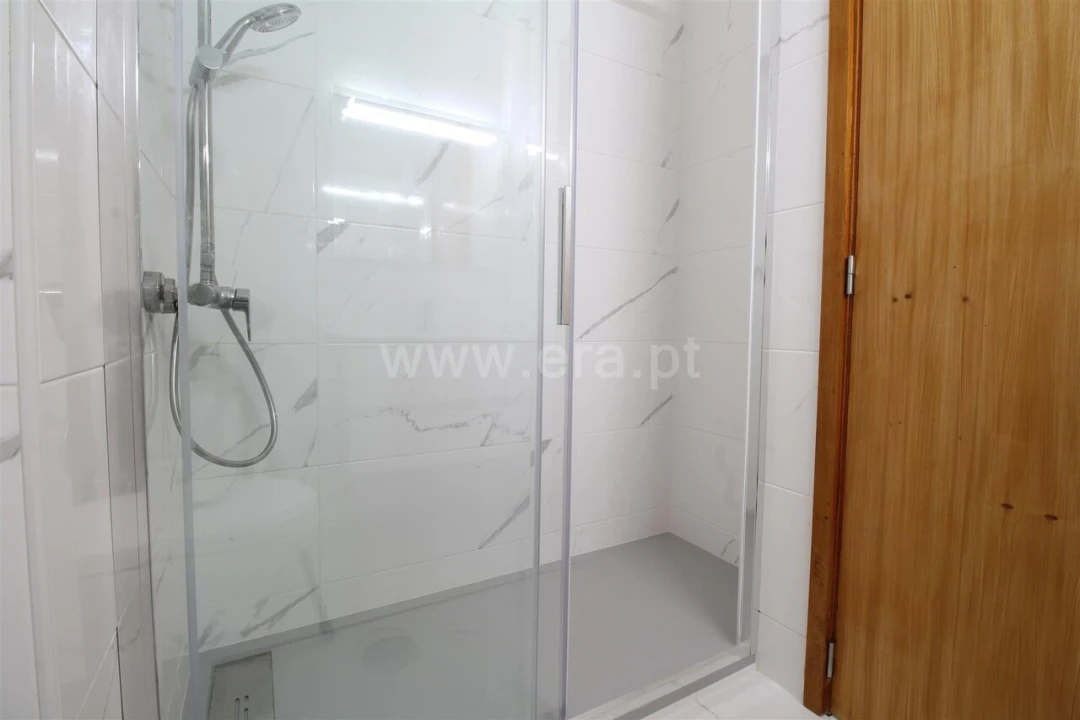 Apartamento T3 para Venda em Vilar de Andorinho Foto 17
