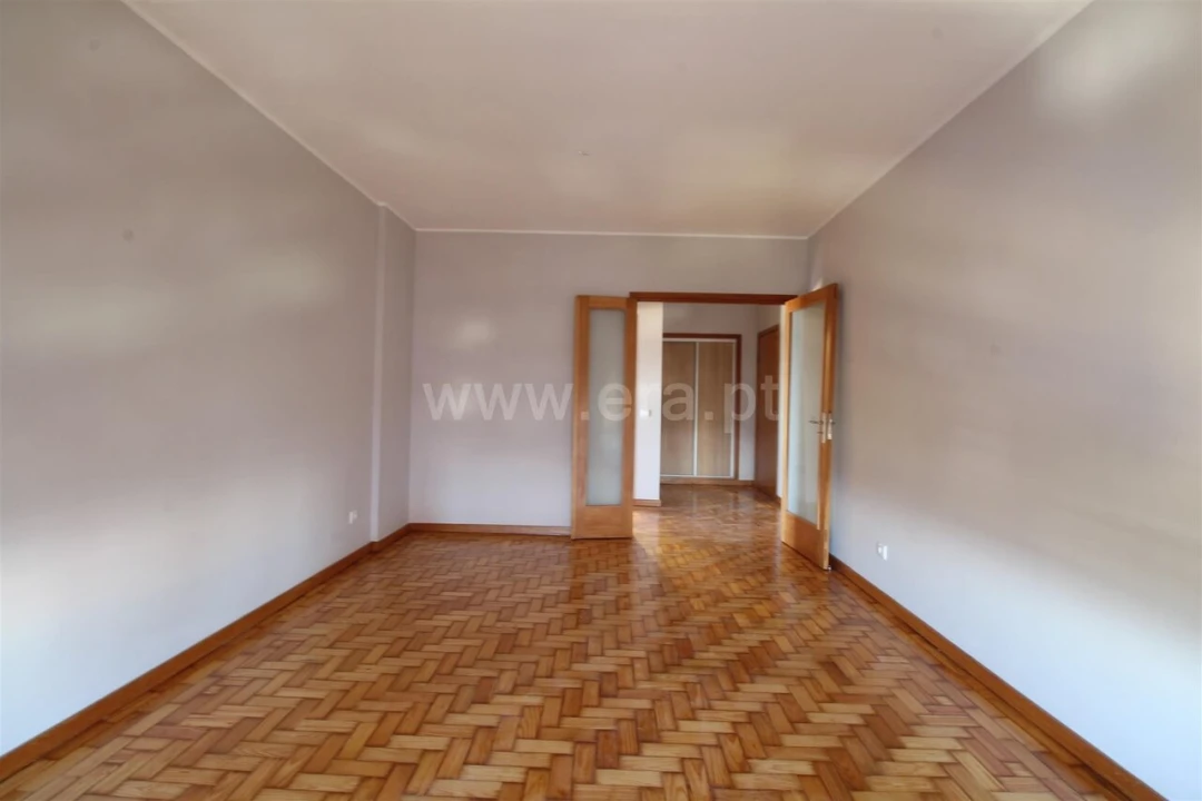 Apartamento T3 para Venda em Vilar de Andorinho Foto 6