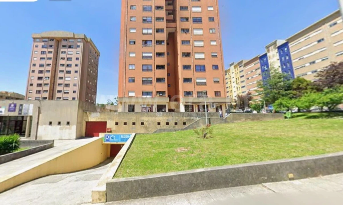 Apartamento T3 para Venda em Vilar de Andorinho Foto 1