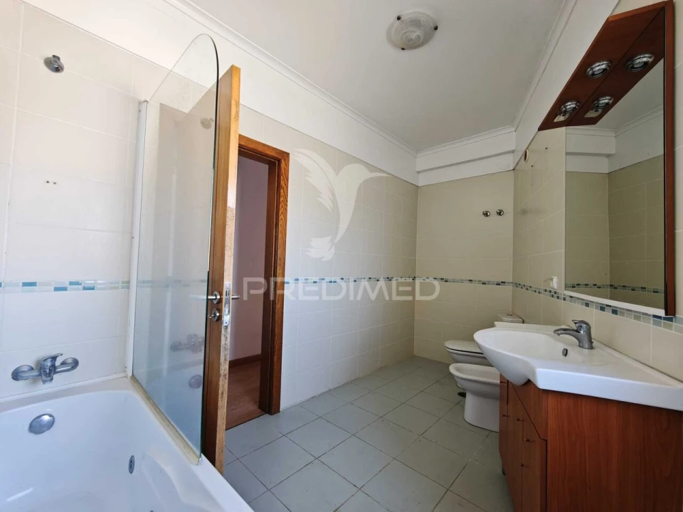 Apartamento T4 para Venda em Salvaterra de Magos e Foros de Salvaterra Foto 11