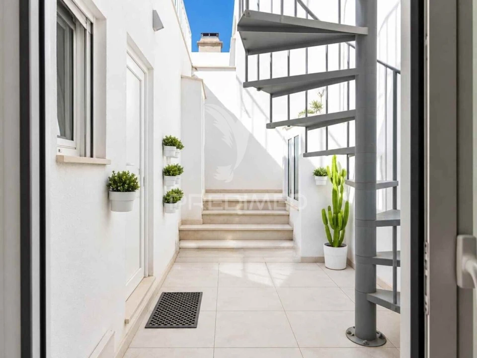 Apartamento T1 para Venda em Campolide Foto 2