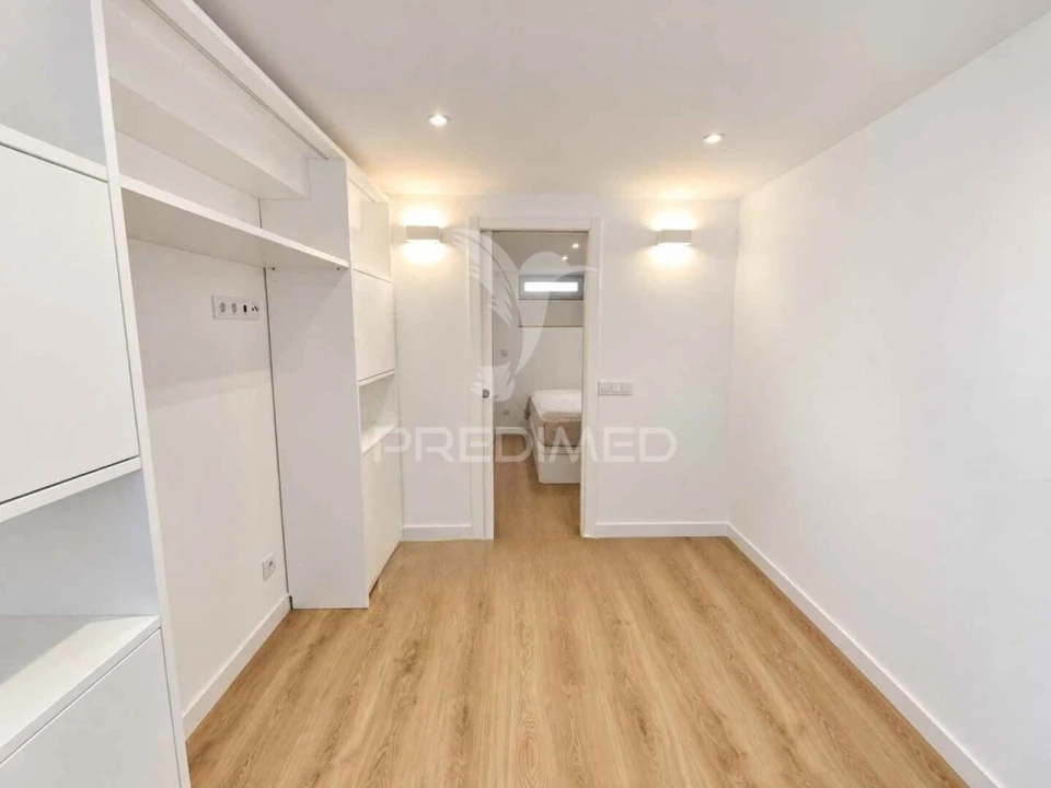 Apartamento T1 para Venda em Campolide Foto 7
