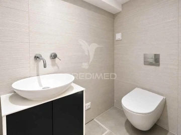 Apartamento T1 para Venda em Campolide