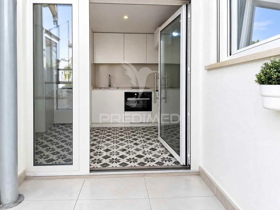 Apartamento T1 para Venda em Campolide Foto 3