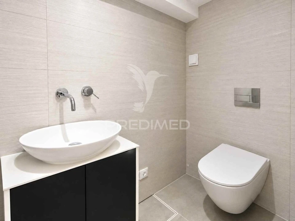 Apartamento T1 para Venda em Campolide Foto 16