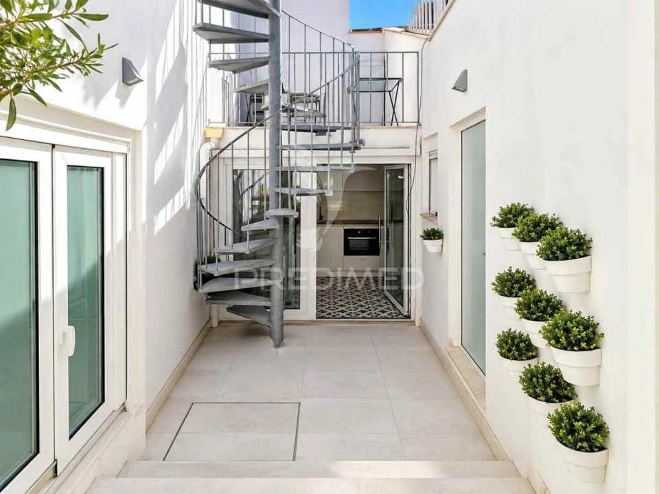 Apartamento T1 para Venda em Campolide Foto 1