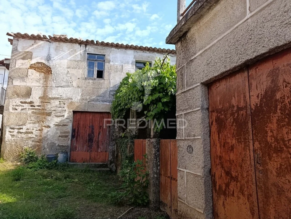 Quinta T6 para Venda em Andrães Foto 7