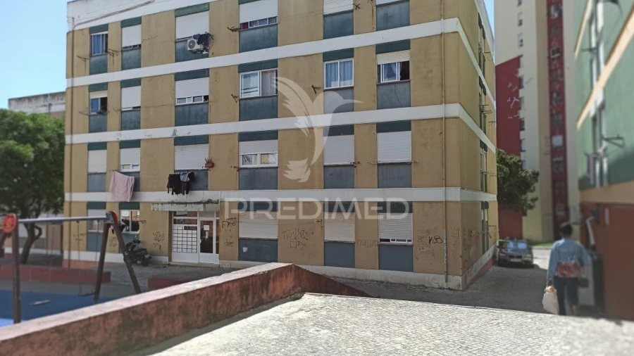 Apartamento T1 para Venda em Corroios