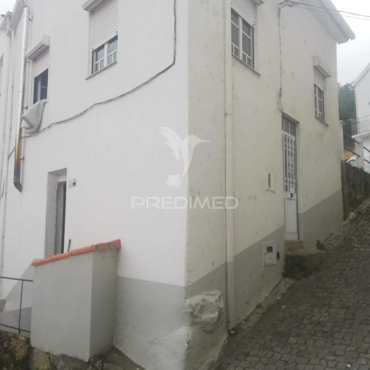 Moradia T4 para Venda em Manteigas (São Pedro) Foto 3