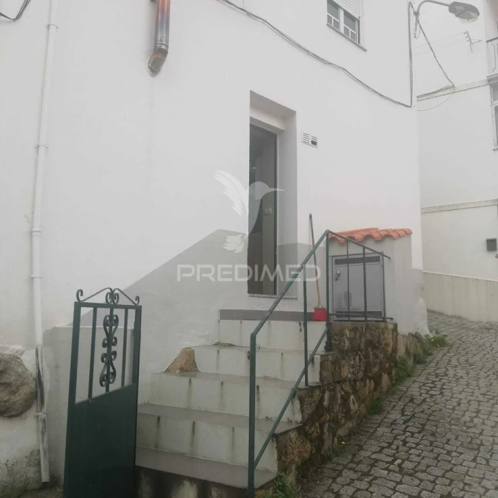 Moradia T4 para Venda em Manteigas (São Pedro) Foto 4