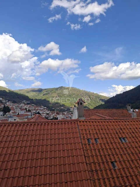 Moradia T4 para Venda em Manteigas (São Pedro)