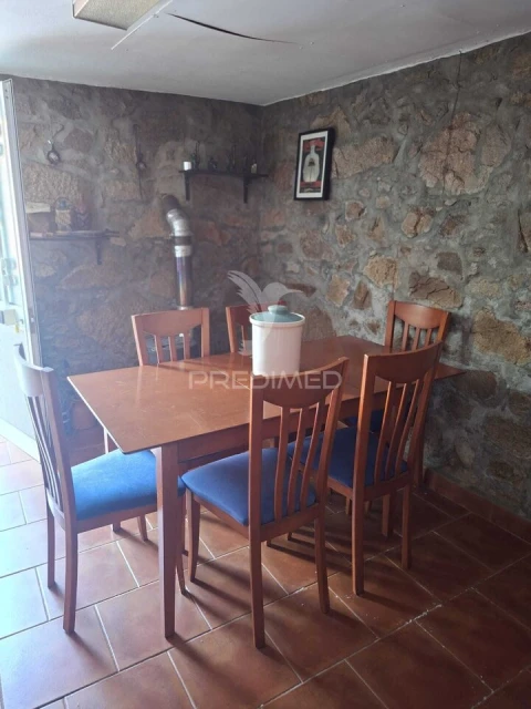 Moradia T4 para Venda em Manteigas (São Pedro)