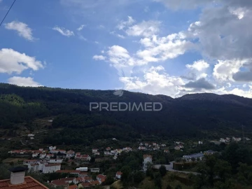 Moradia T4 para Venda em Manteigas (São Pedro)