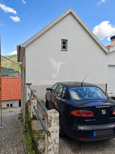 Moradia T4 para Venda em Manteigas (São Pedro)