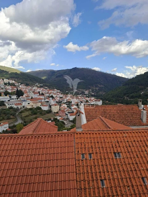Moradia T4 para Venda em Manteigas (São Pedro)