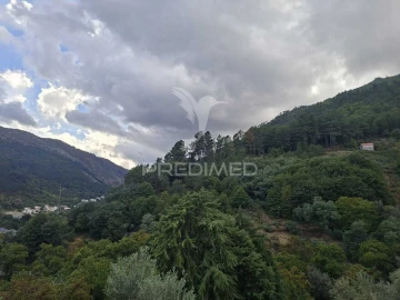 Moradia T4 para Venda em Manteigas (São Pedro)