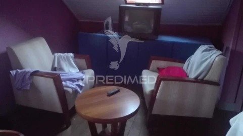 Moradia T4 para Venda em Manteigas (São Pedro)