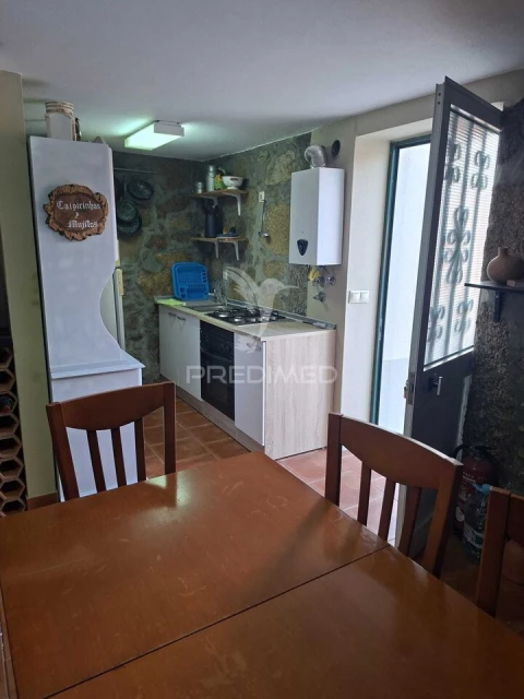 Moradia T4 para Venda em Manteigas (São Pedro)