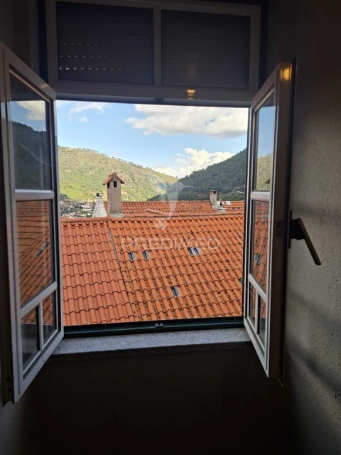 Moradia T4 para Venda em Manteigas (São Pedro)