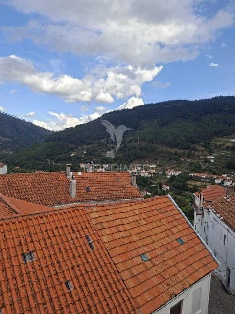 Moradia T4 para Venda em Manteigas (São Pedro)