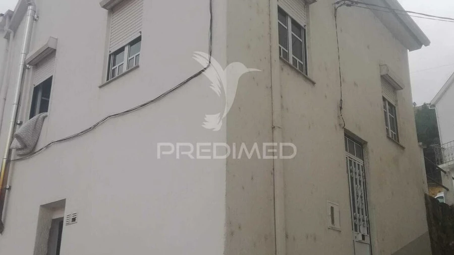 Moradia T4 para Venda em Manteigas (São Pedro)