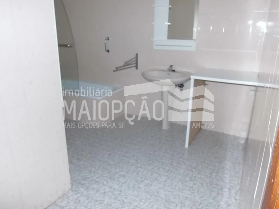 Apartamento T3 para Venda em Guarda Foto 12