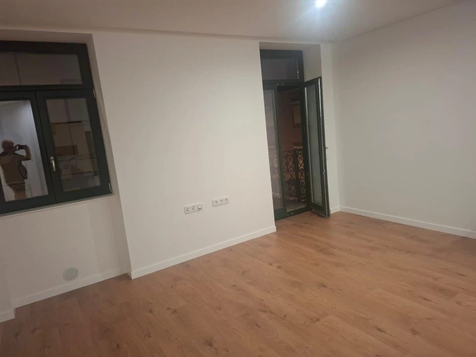 Apartamento T1 para Arrendamento em Ramalde Foto 3