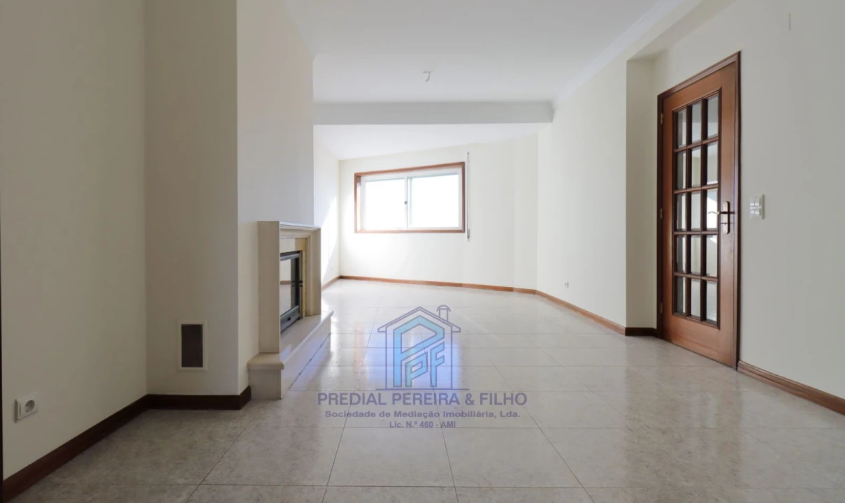 Apartamento T2 para Venda em Rio Tinto Foto 4