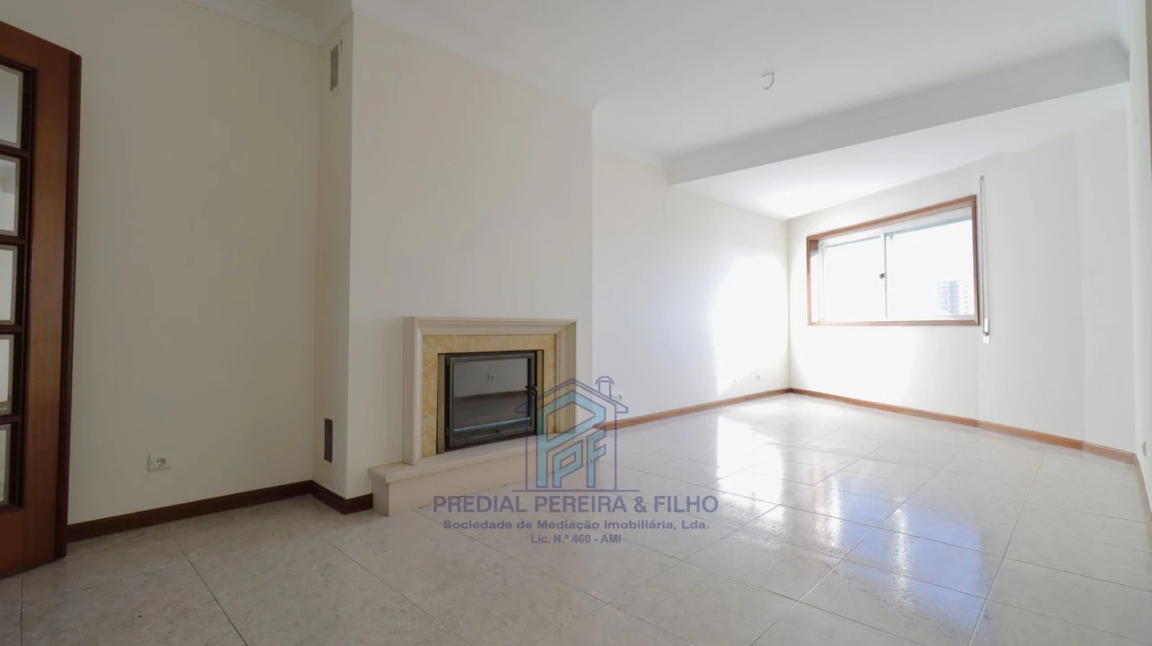 Apartamento T2 para Venda em Rio Tinto Foto 3